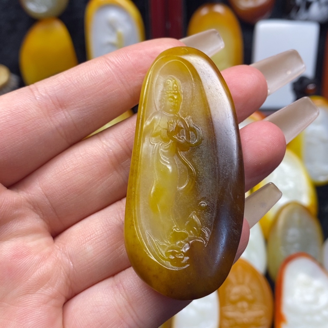 和田玉未镶嵌颈饰