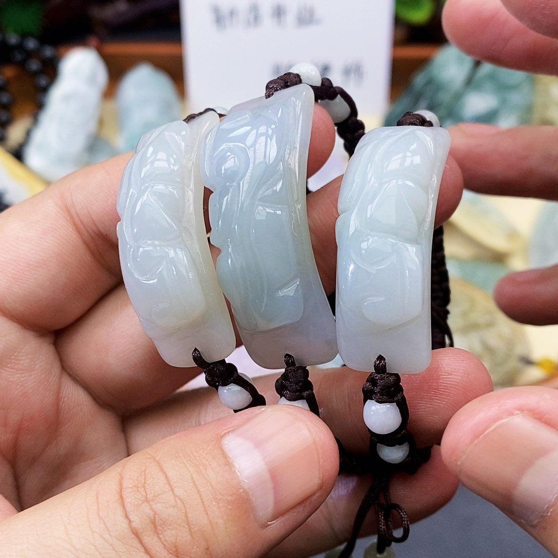 颈饰未镶嵌翡翠随机发手串