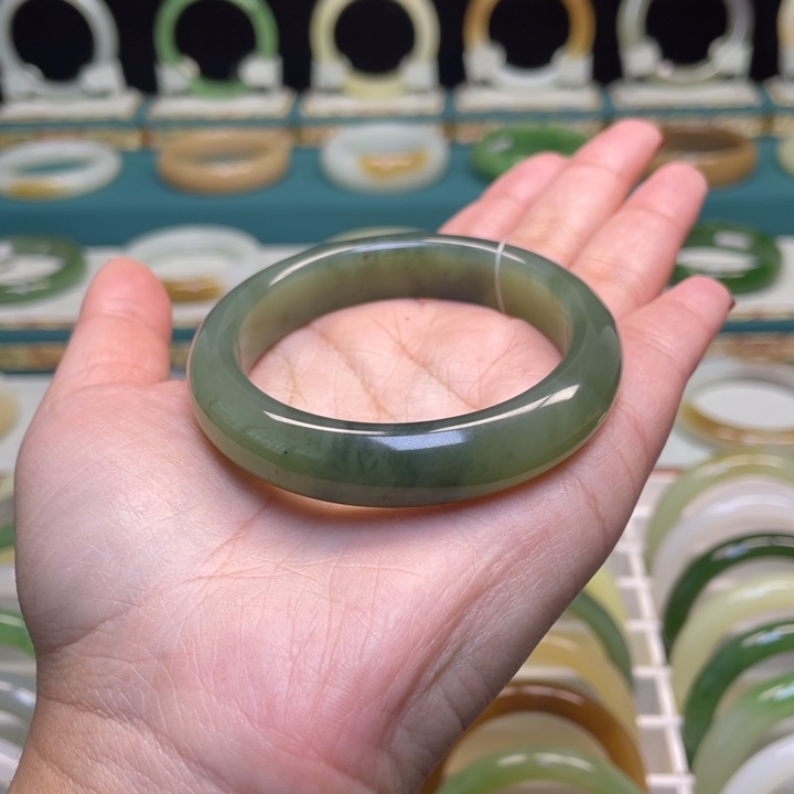 和田玉手镯未镶嵌51