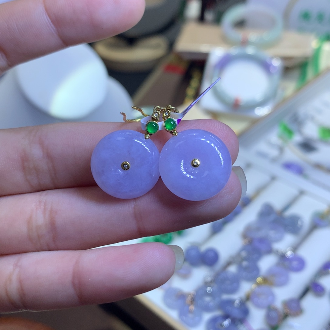 翡翠18K金镶嵌颈饰翡翠