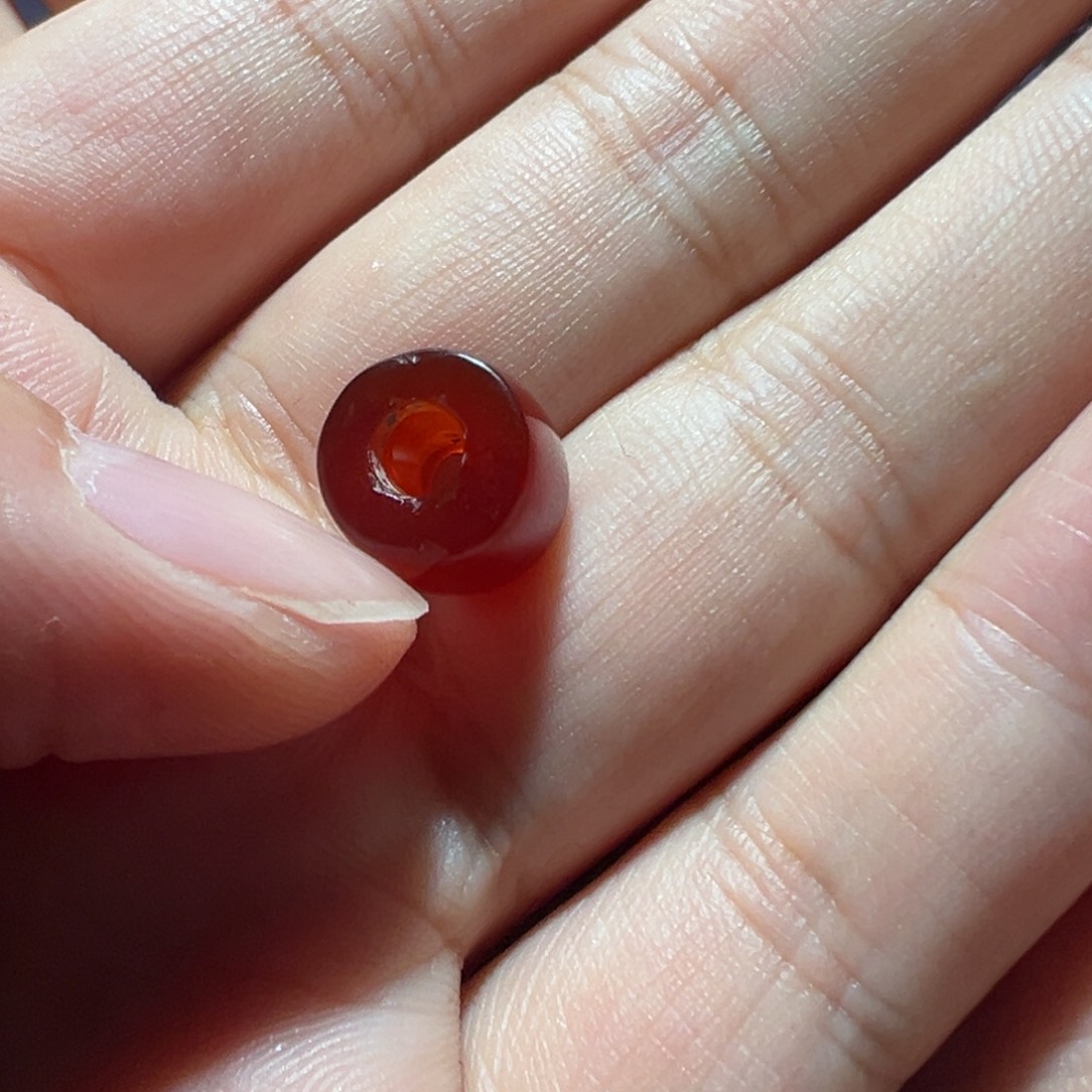 见***齐玛瑙/玉髓未镶嵌珠子。