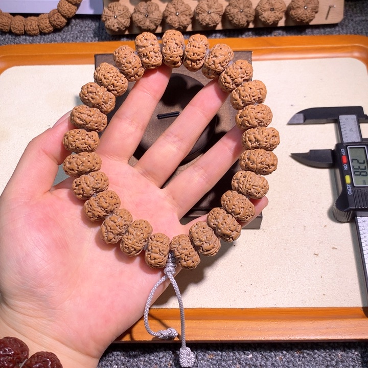 吊坠金刚菩提5号 18六瓣夹板手持