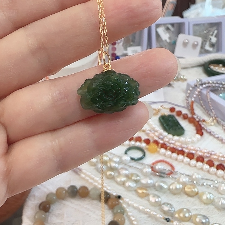 和田玉（碧玉）未镶嵌颈饰卡20碧玉牡丹花天然结构带链子925