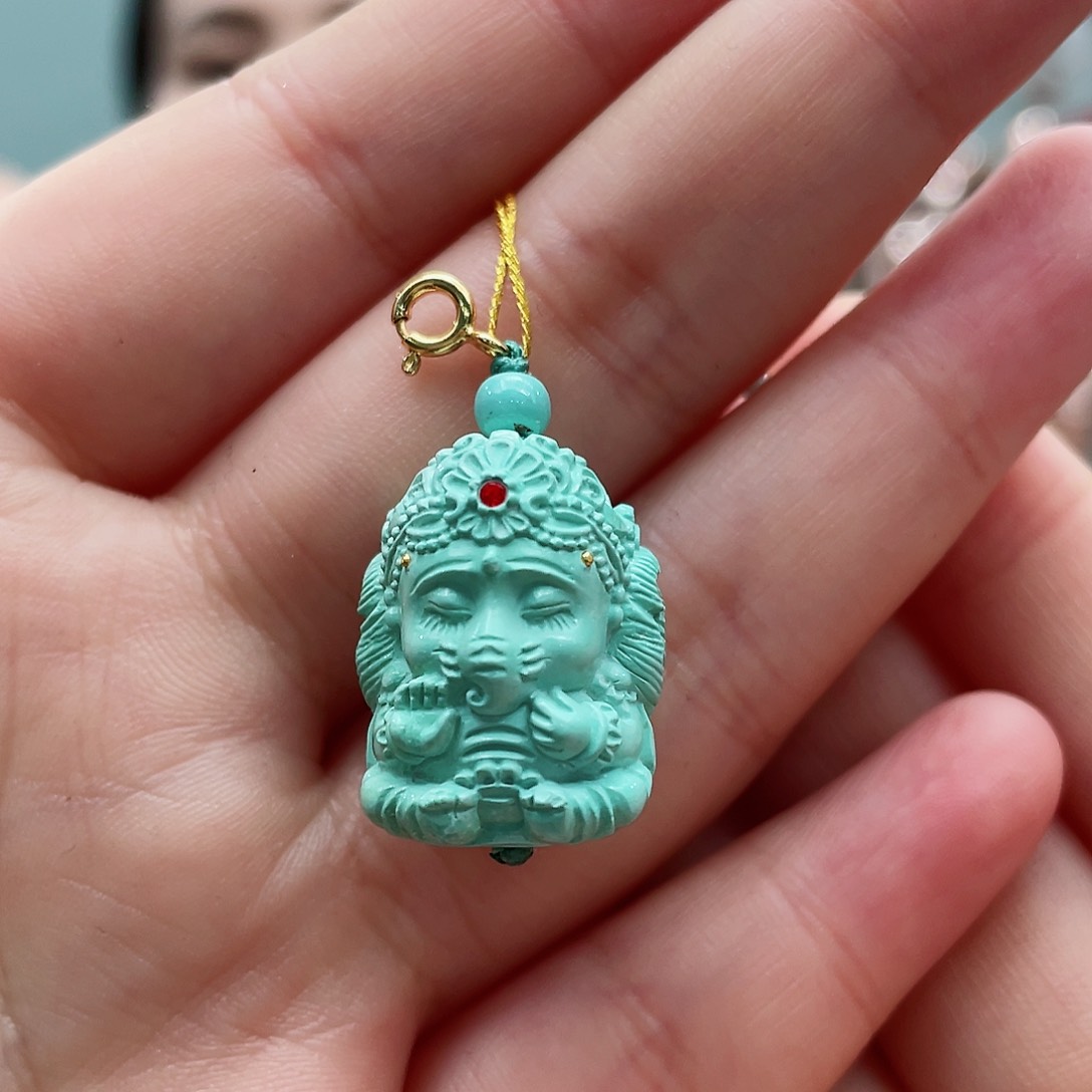 绿松石颈饰未镶嵌