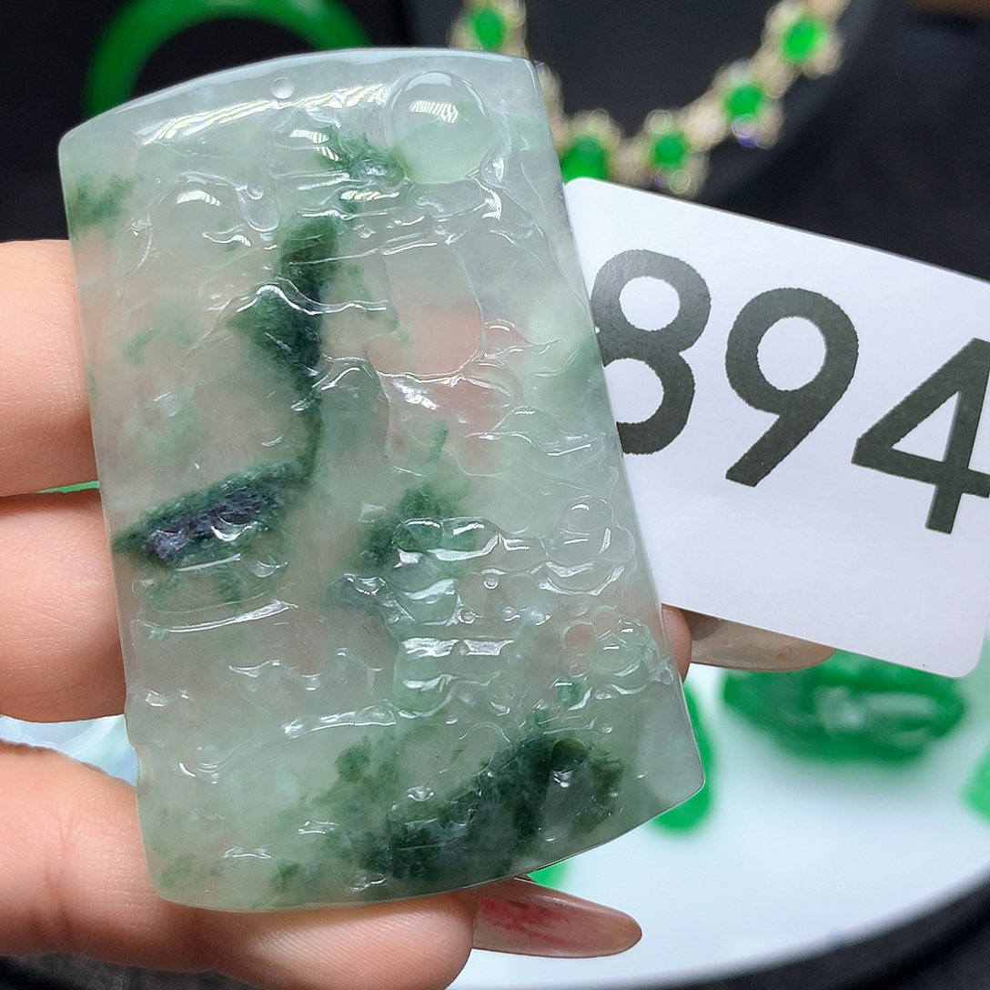 翡翠吊坠(赠链)未镶嵌