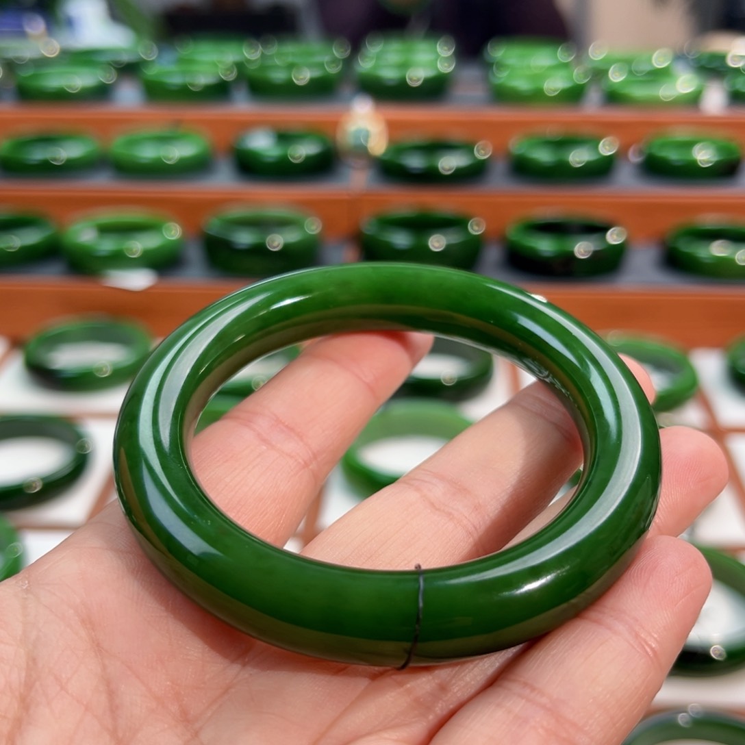 未镶嵌手镯和田玉（碧玉）