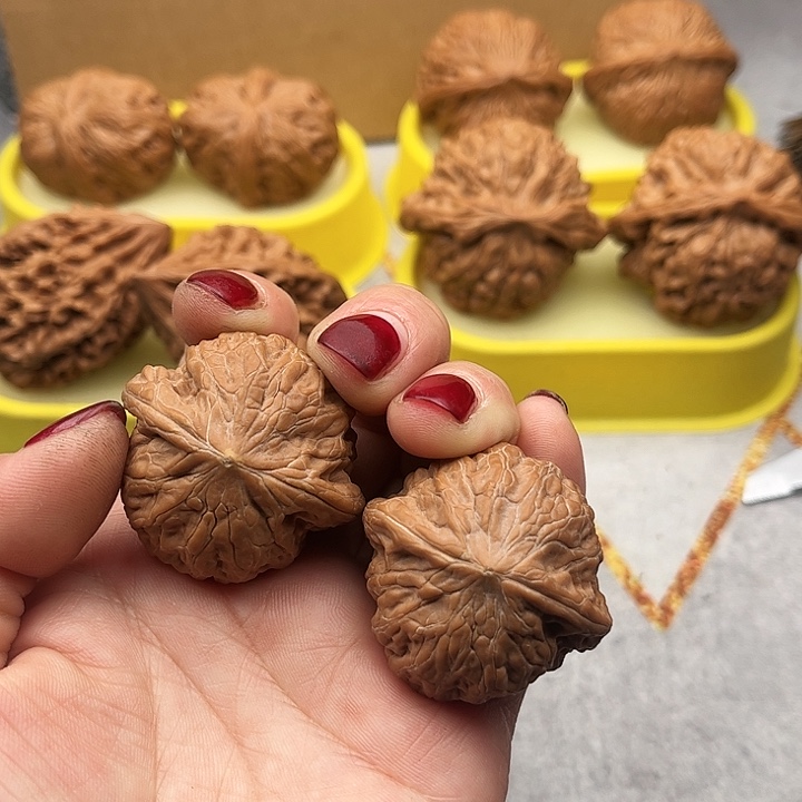 文玩核桃把件铁锤39黄尖一点儿断尖