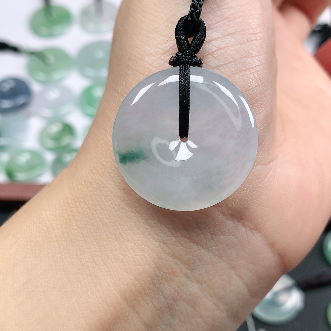 翡翠颈饰未镶嵌平安