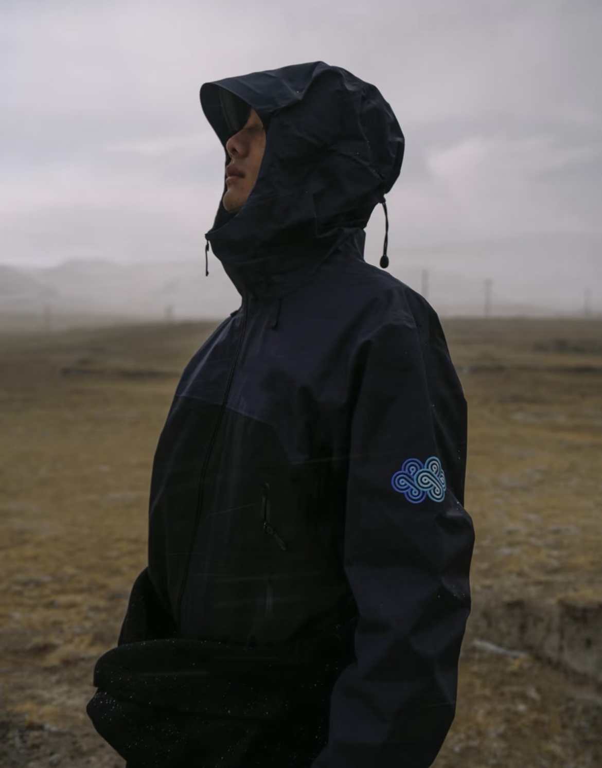 台州袅家男女同款松赞纳木措联名全溢胶硬壳冲锋衣