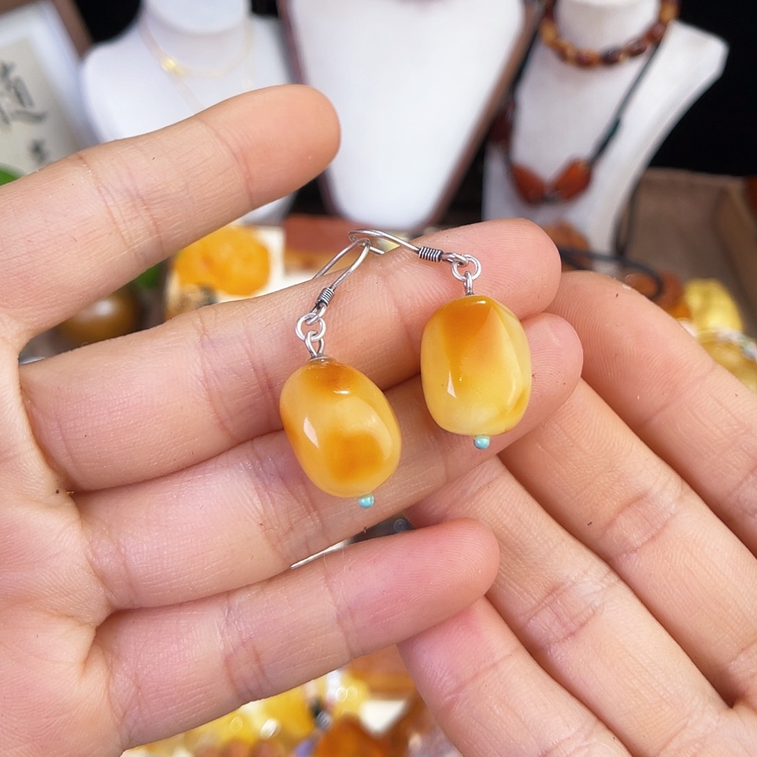 琥珀珠宝奇石未镶嵌，