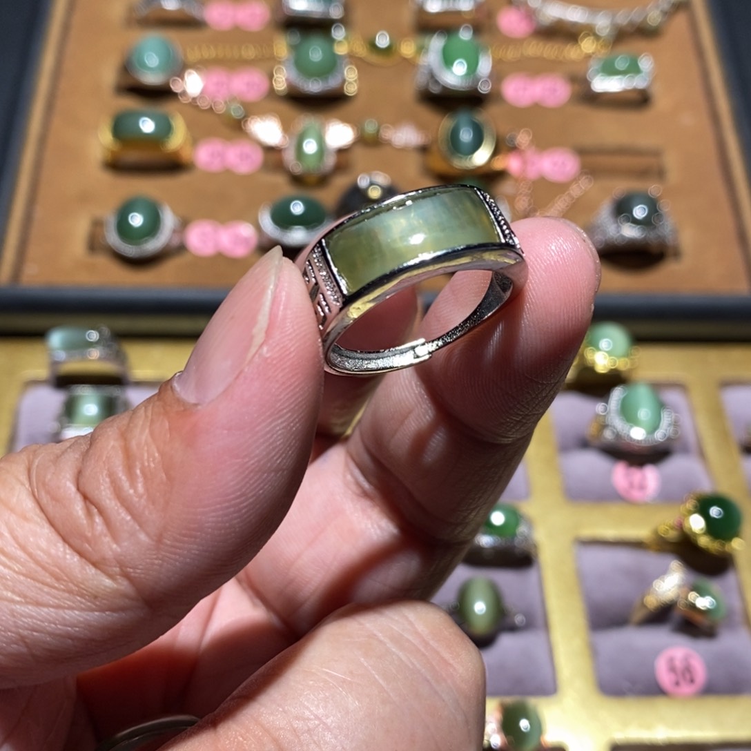 和田玉（碧玉）戒指未镶嵌