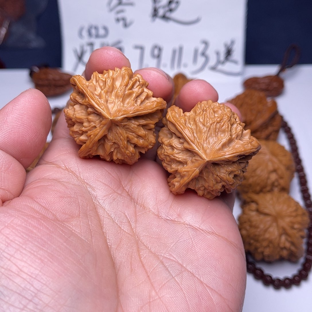 文玩核桃把件37盘山三棱7-4