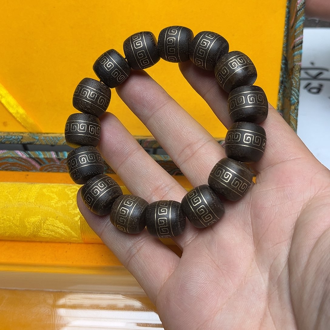 大叶紫檀（黑酸枝木类）