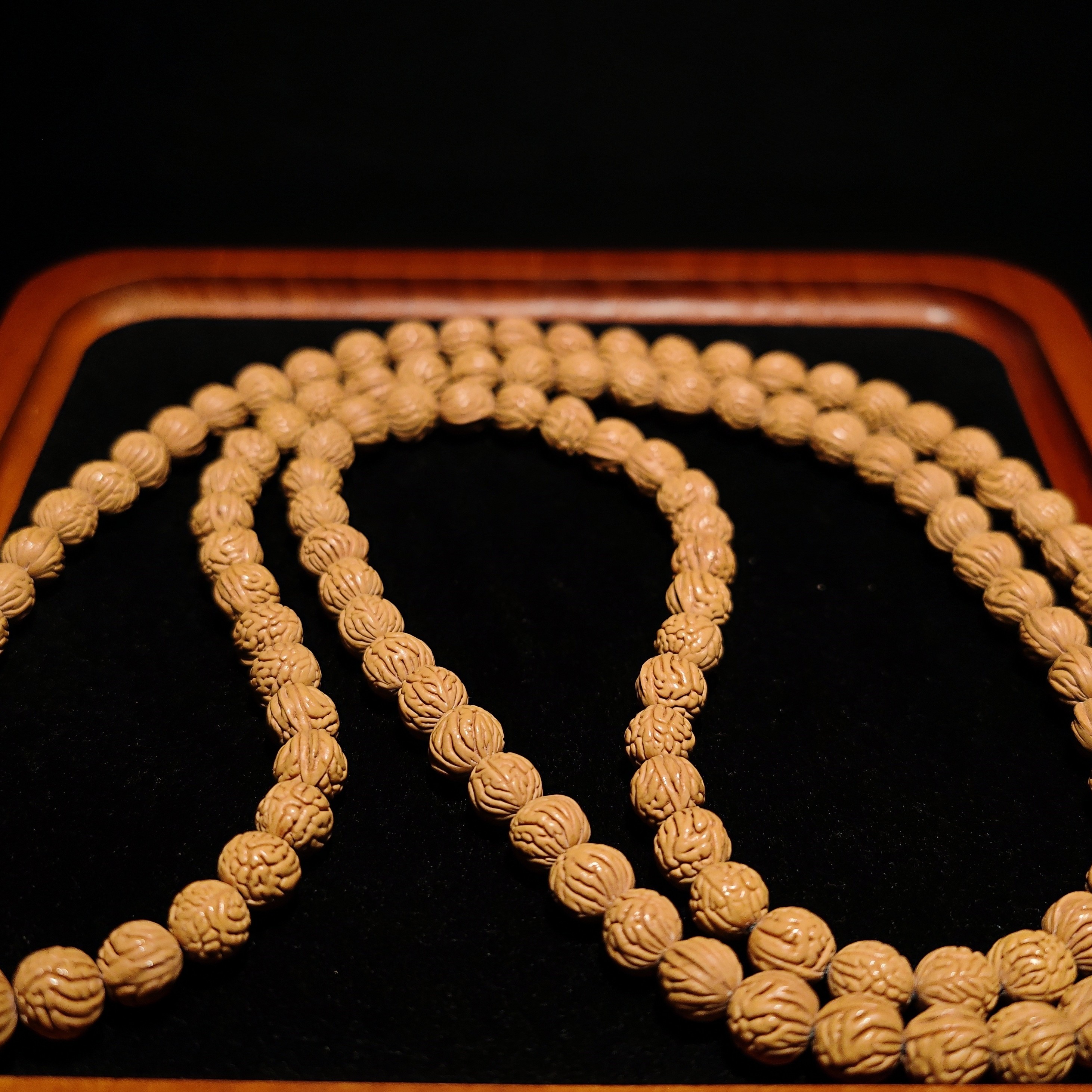 川上出品·典藏肠纹桃核脖挂