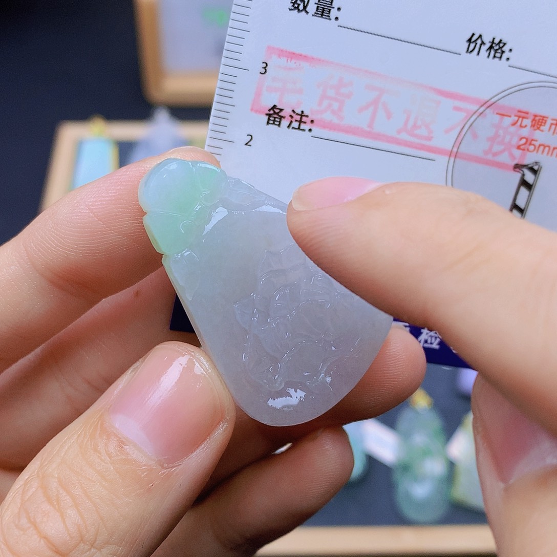 翡翠未镶嵌颈饰翡翠