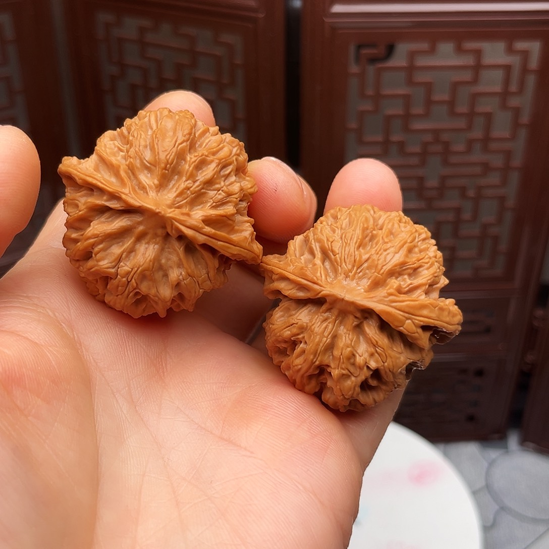 文玩核桃吊坠苹果