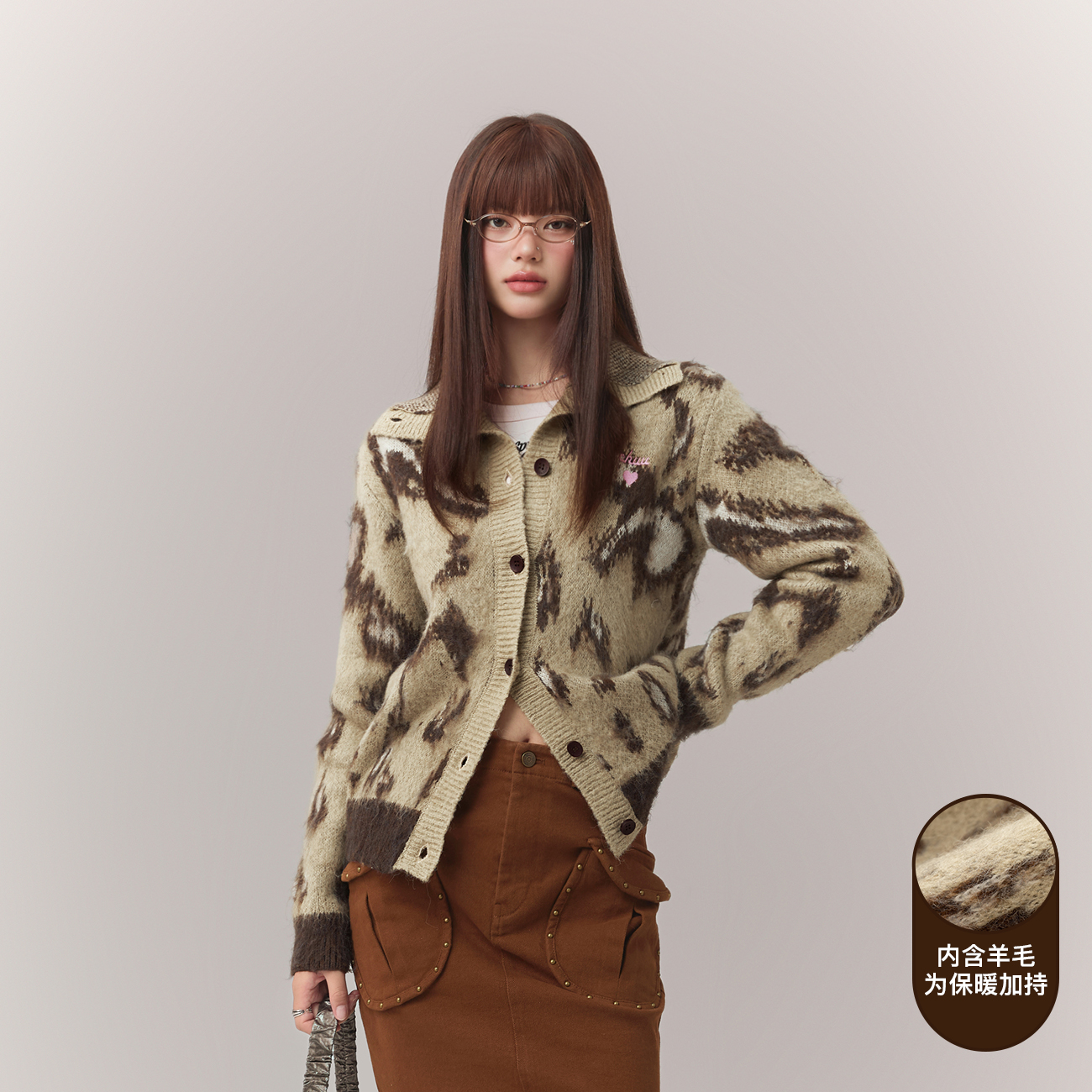 CHUU秋季女装爱心字母刺绣设计单排扣豹纹穿搭辣妹针织衫