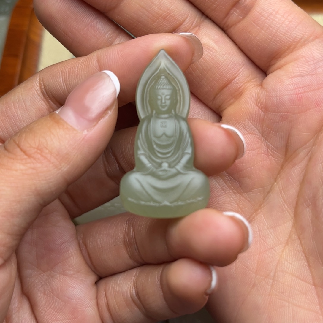 丫***丫定制和田玉精品抛光