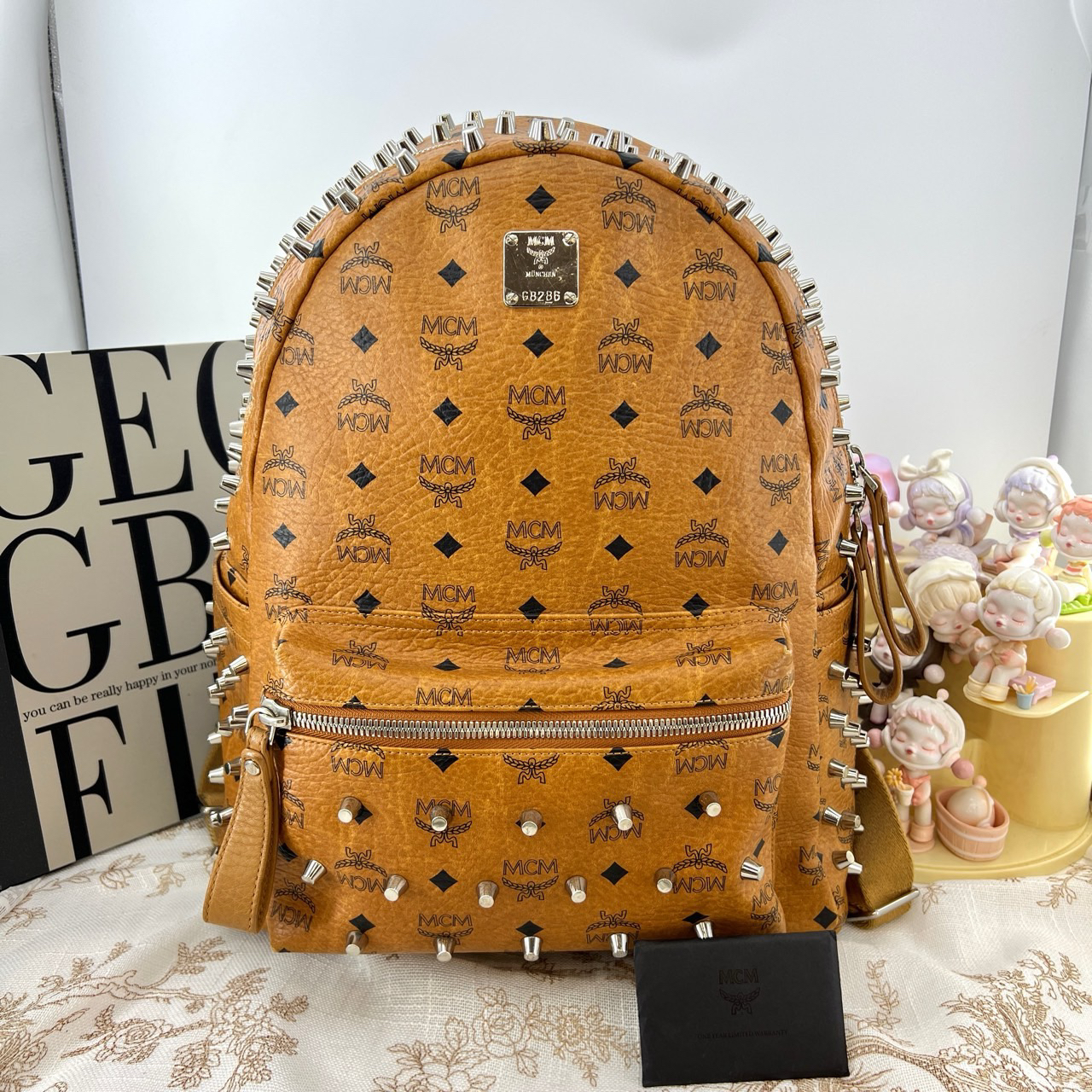 95新 MCM 5012/干邑色中号铆钉双肩包