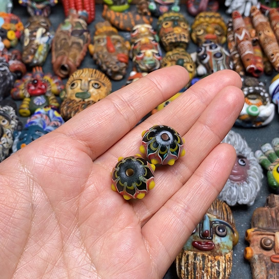 琉璃颈饰盘扣一组