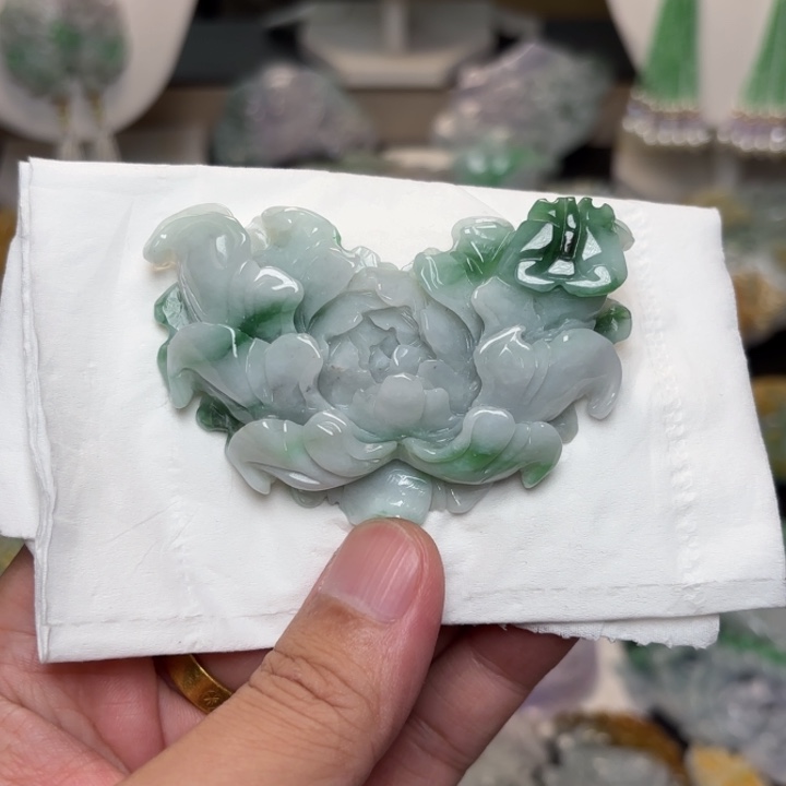 翡翠未镶嵌颈饰吊坠