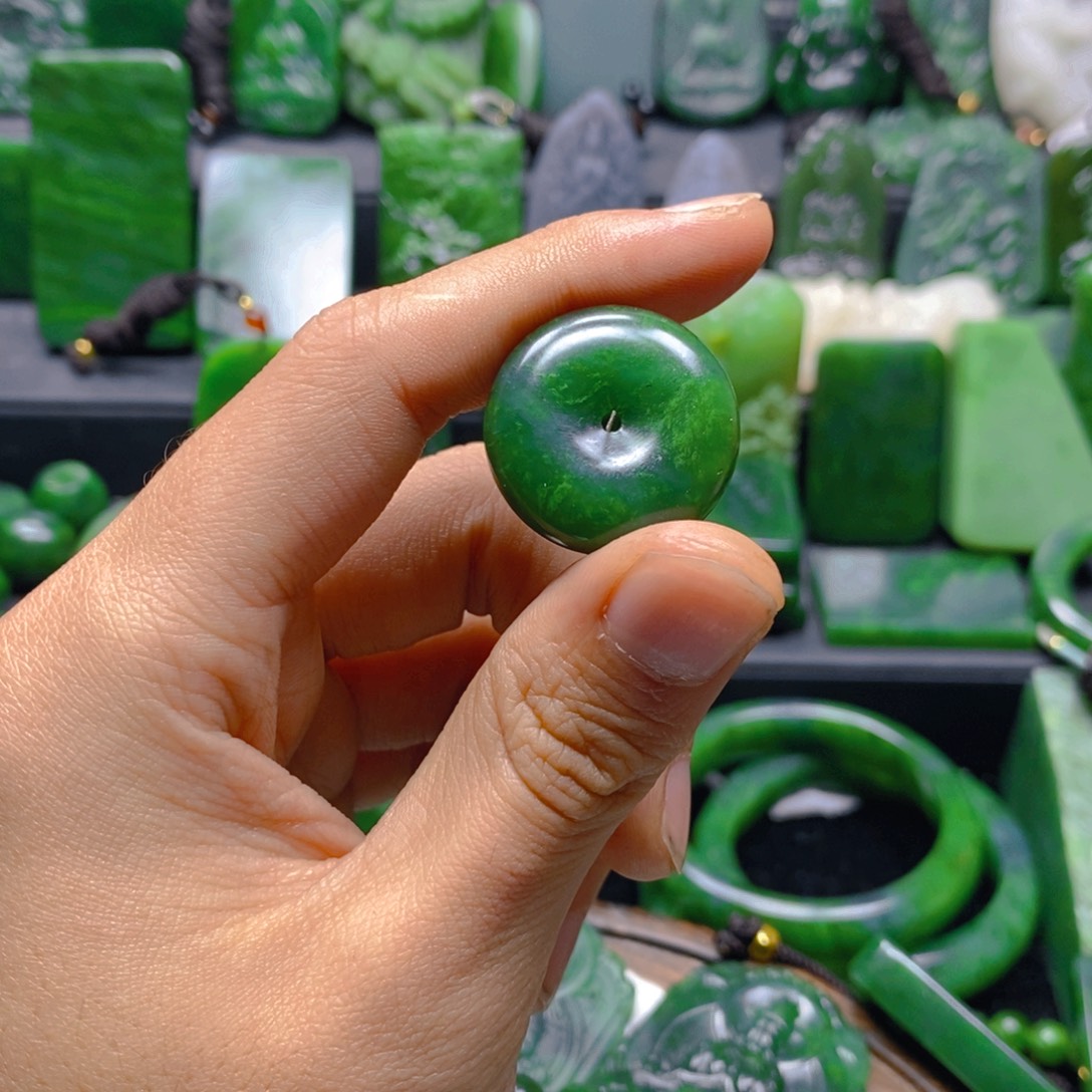 和田玉未镶嵌珠宝半成品