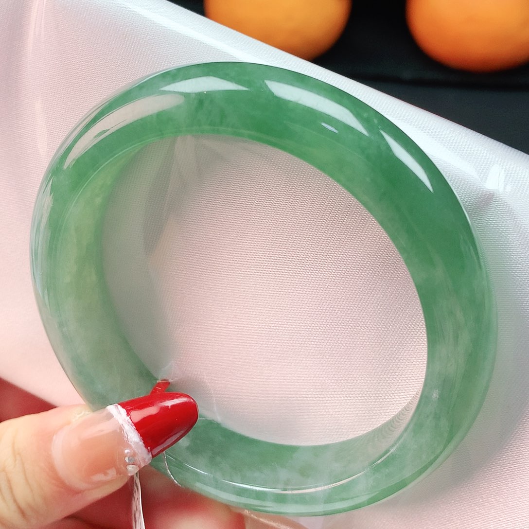 翡翠手镯未镶嵌58圈