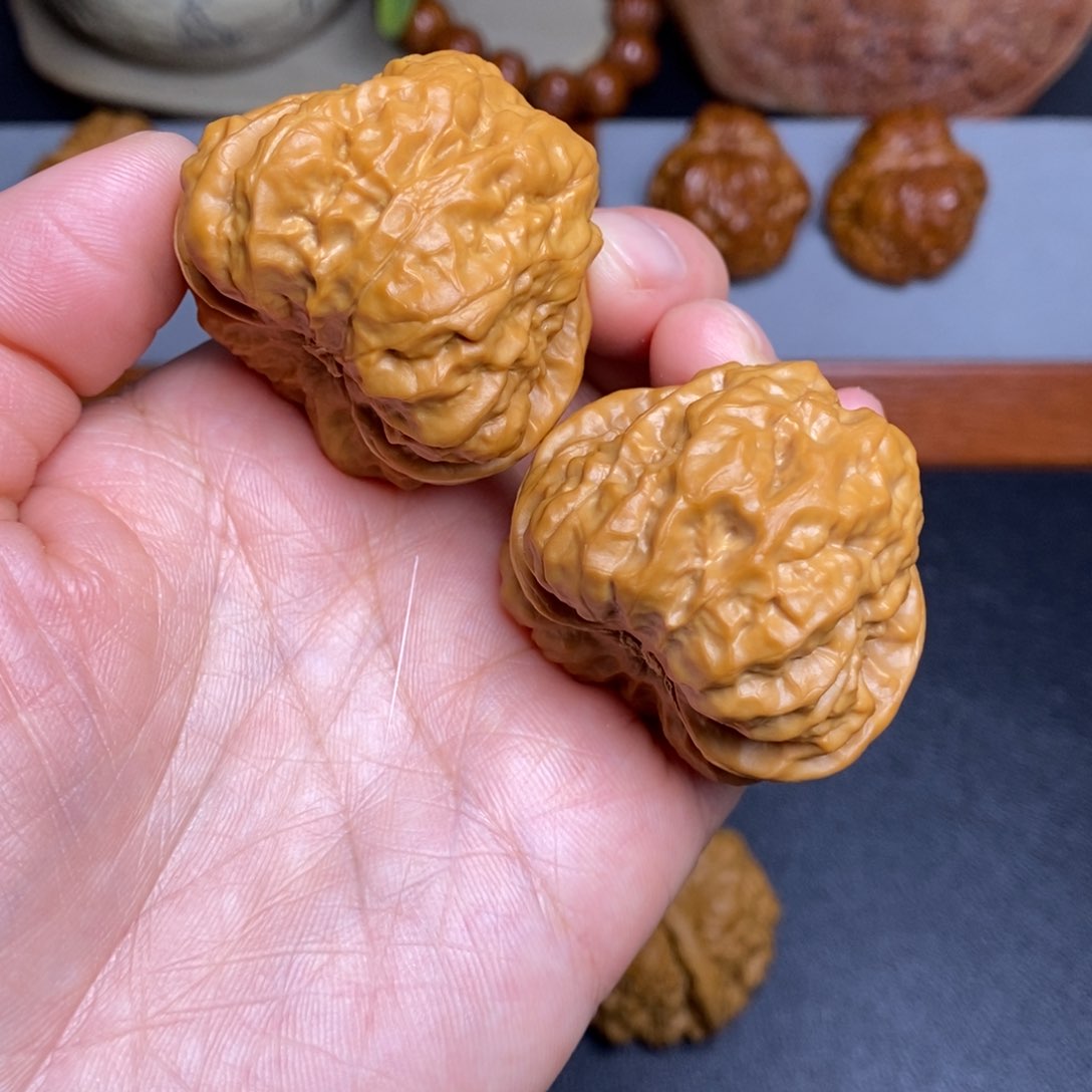 文玩核桃把件一**币42蛤蟆头