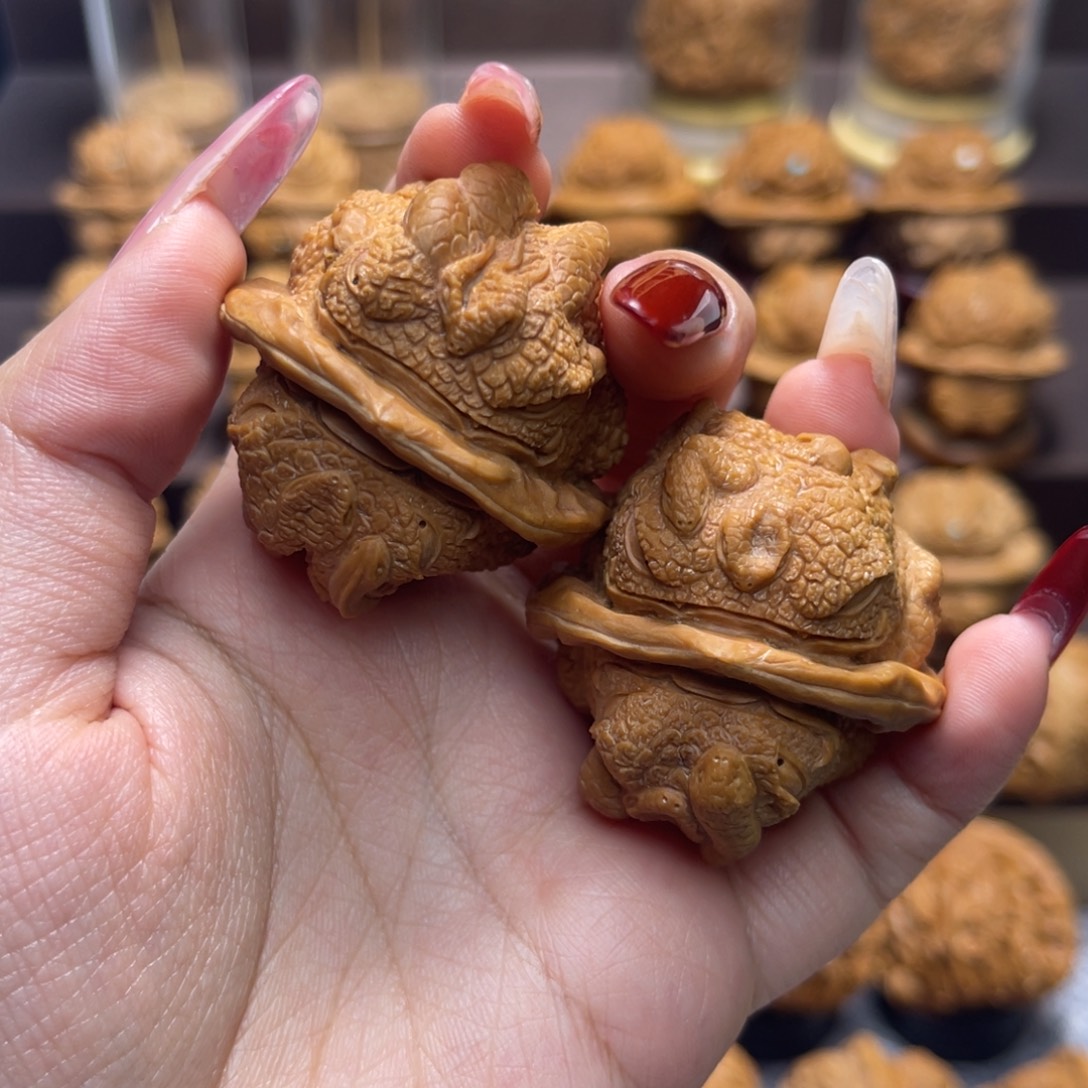 梁****四面蛇蟾精工40同尺