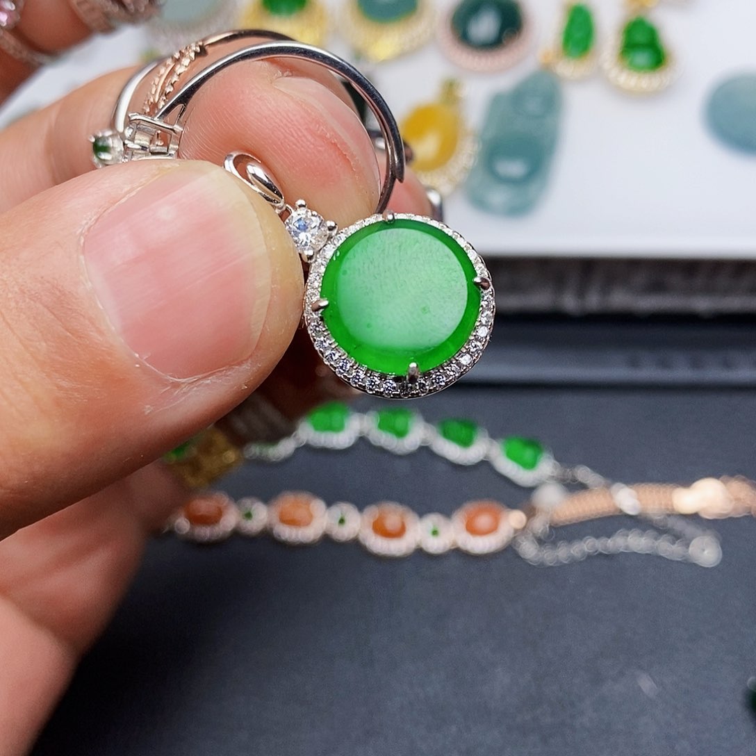 翡翠颈饰银S925镶嵌项链