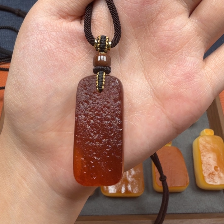 蜜蜡未镶嵌吊坠(赠链)