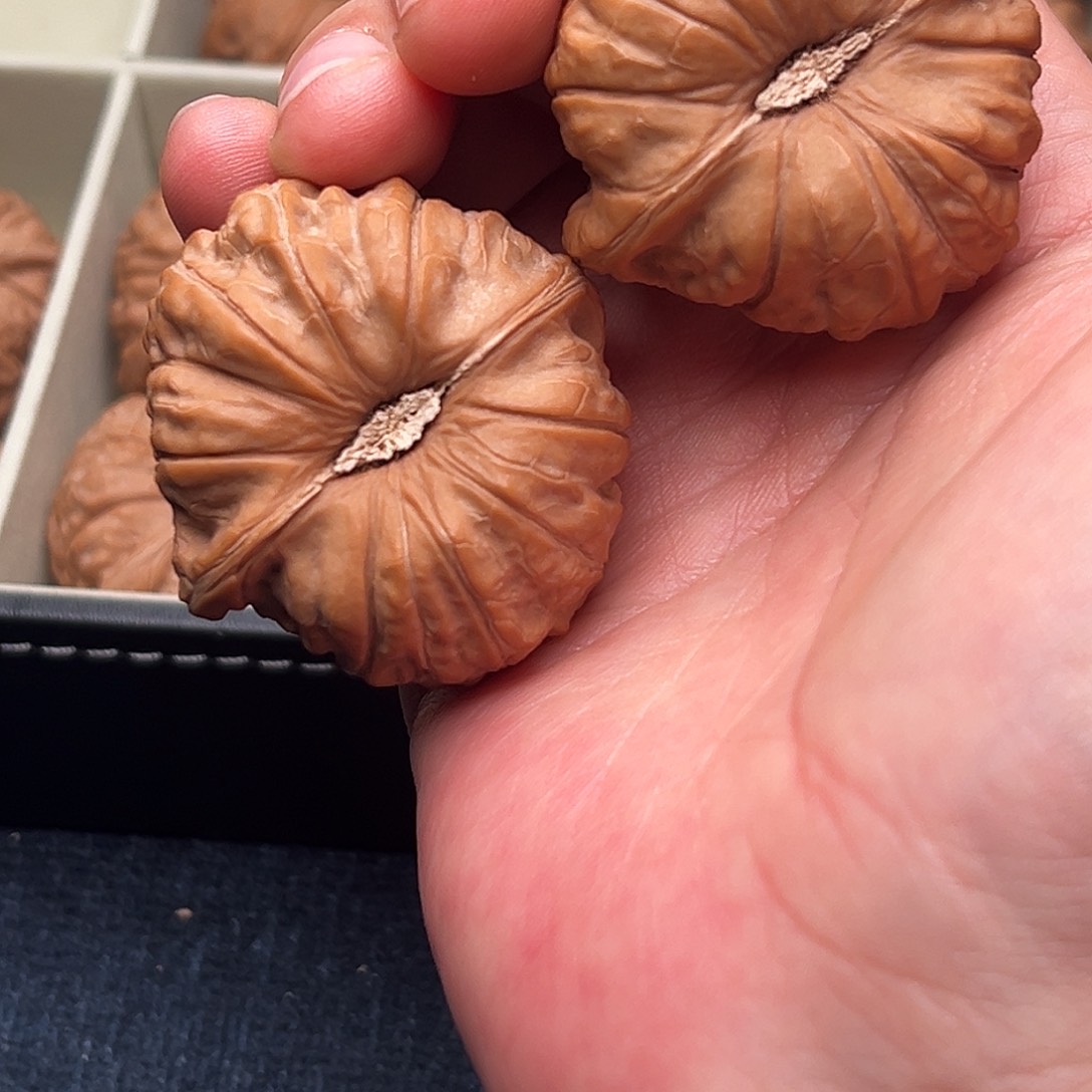 常***边把件文玩核桃450常在水边