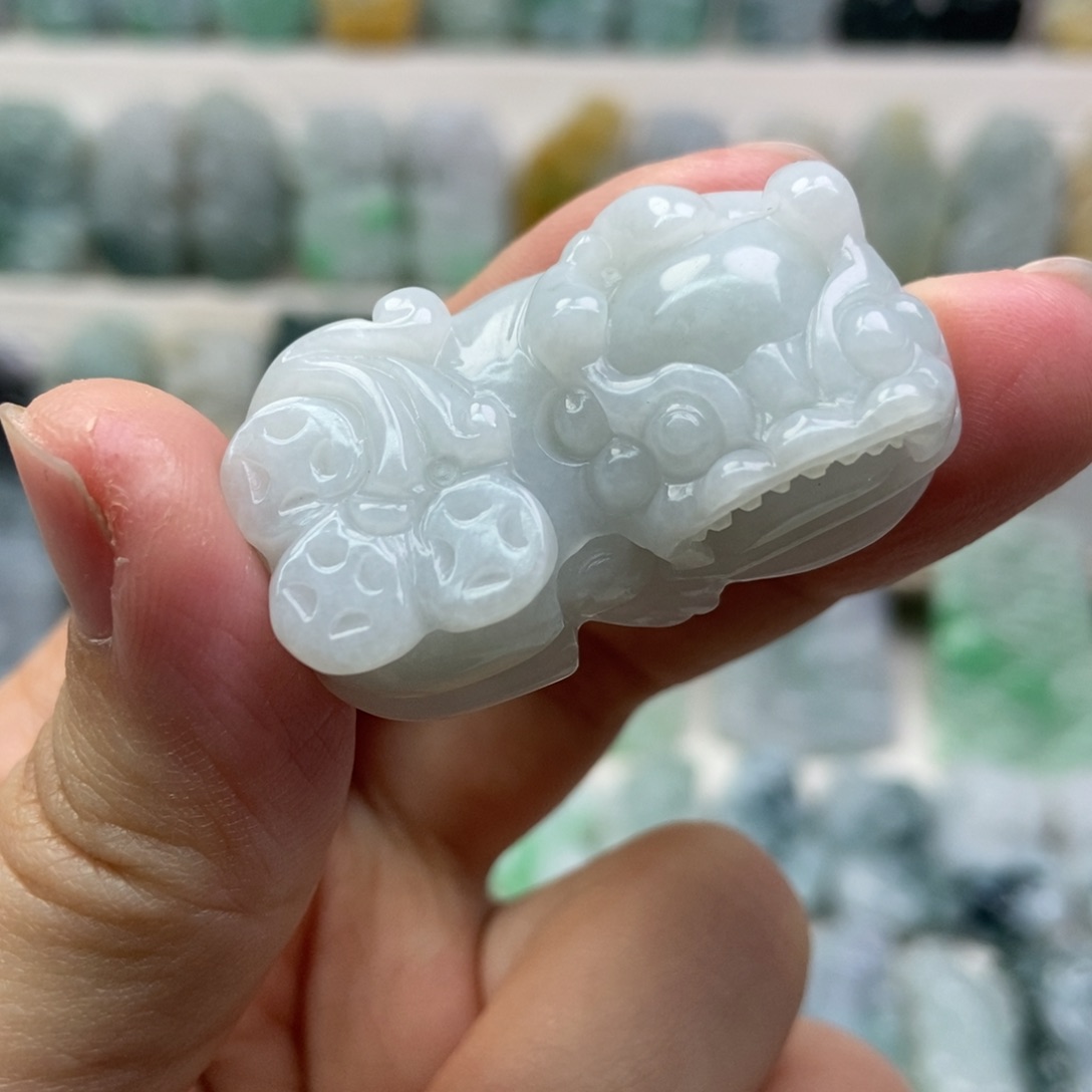翡翠吊坠(赠链)未镶嵌