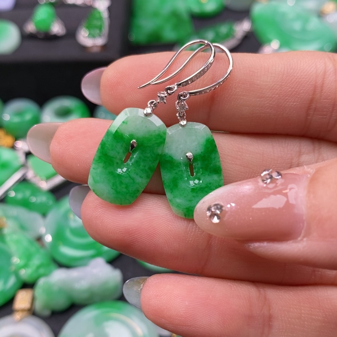 翡翠耳饰18K金镶嵌开***?翡翠