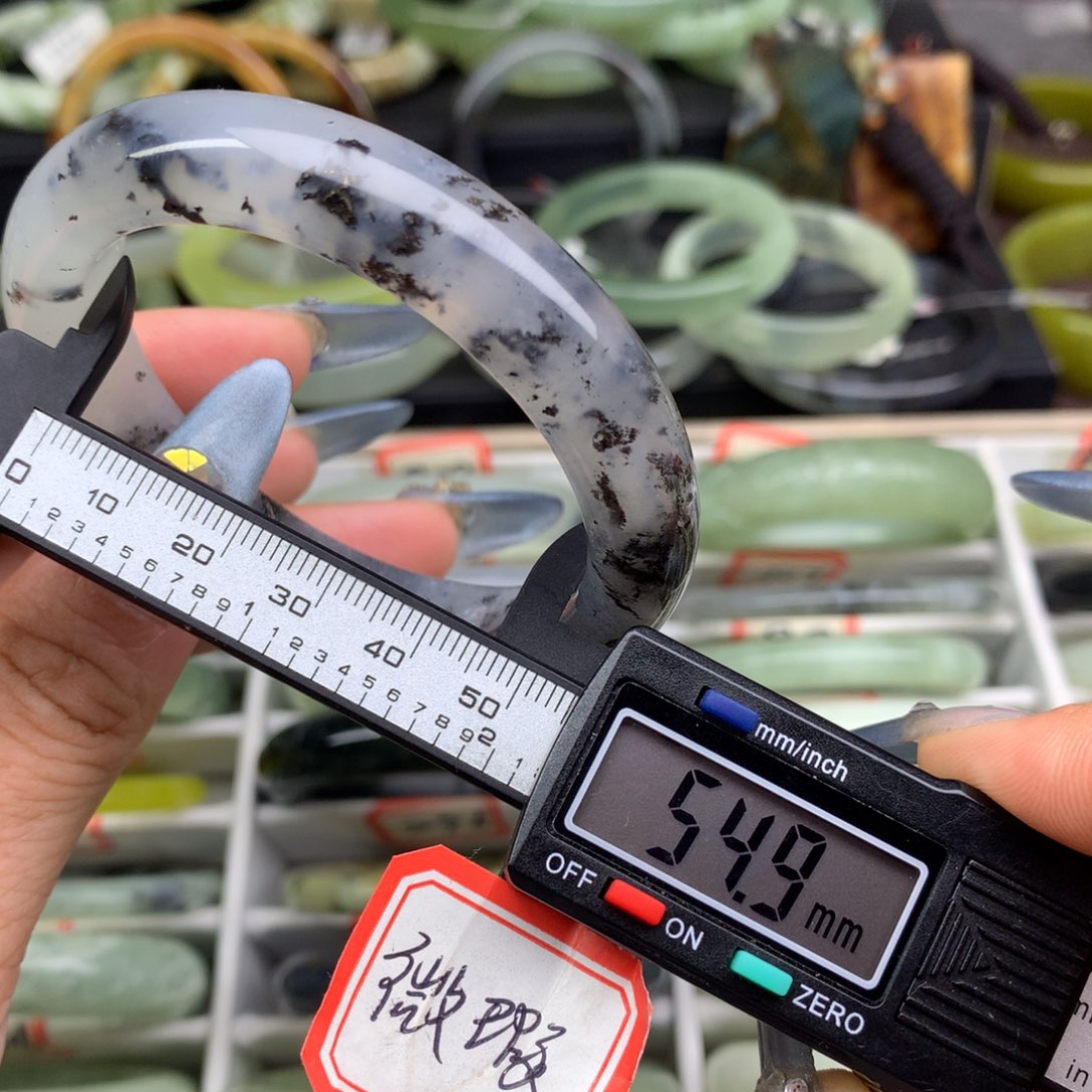 蛇纹石玉未镶嵌手镯906