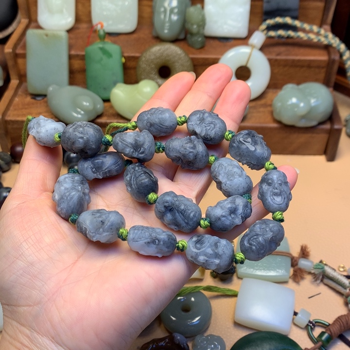 镜***花和田玉未镶嵌颈饰