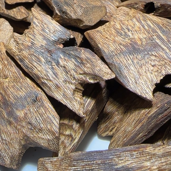 沉香手把件海南老白棋块料100克