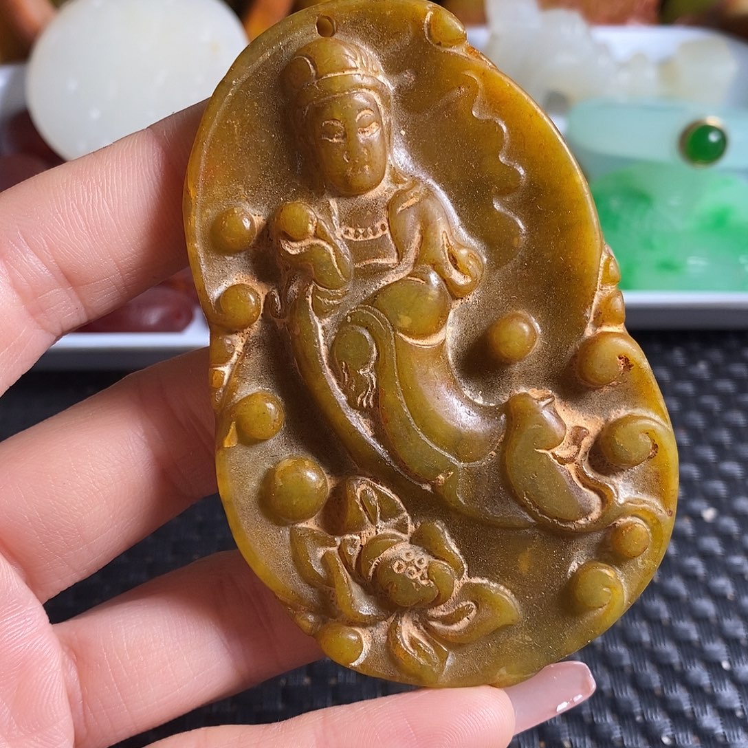 岫玉未镶嵌珠宝奇石