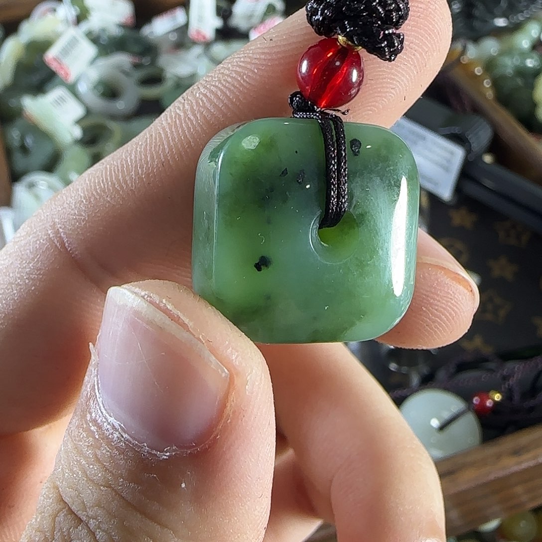 和田玉吊坠(不含链)未镶嵌215