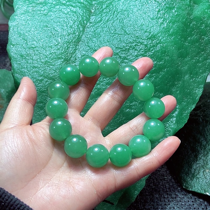 新疆东陵玉手串卡1.6