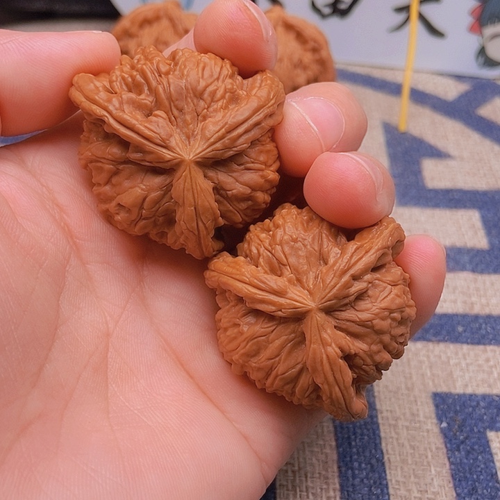 吊坠文玩核桃陈**少三棱