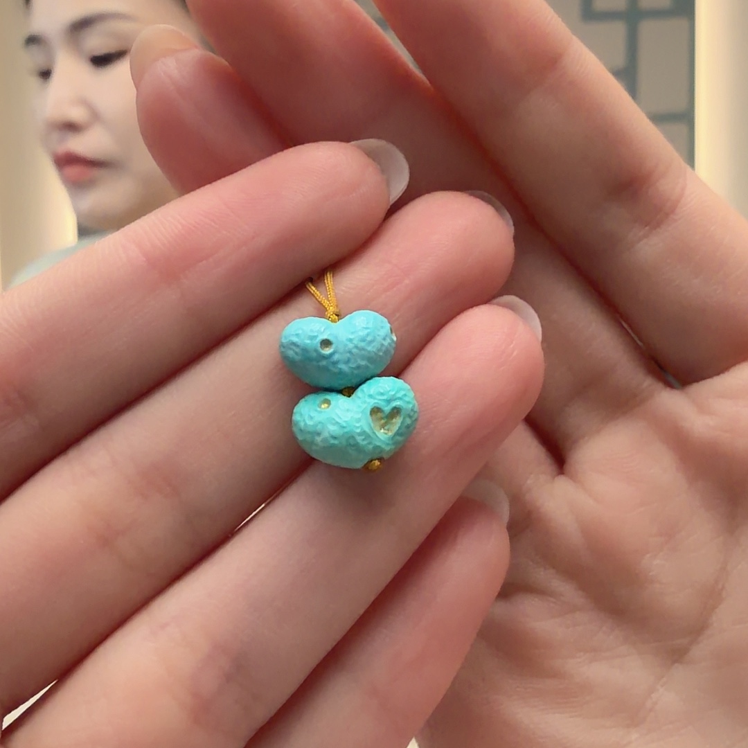 绿松石未镶嵌颈饰