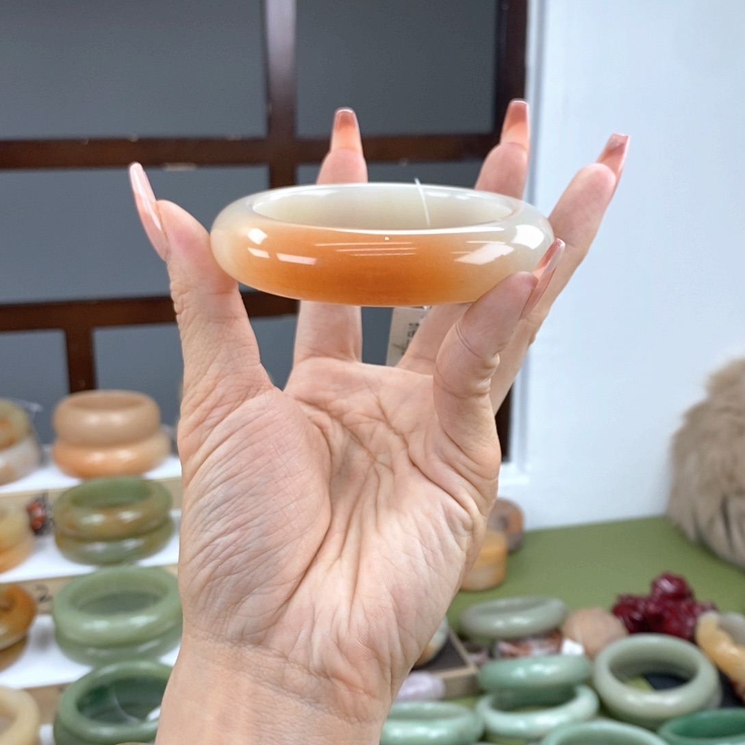 石英质玉手镯未镶嵌愈*
