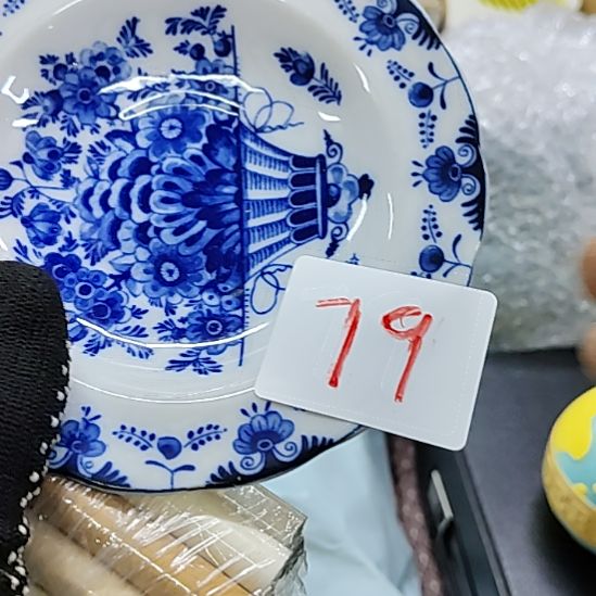 女***走洪源景瓷阁瓷器真好好