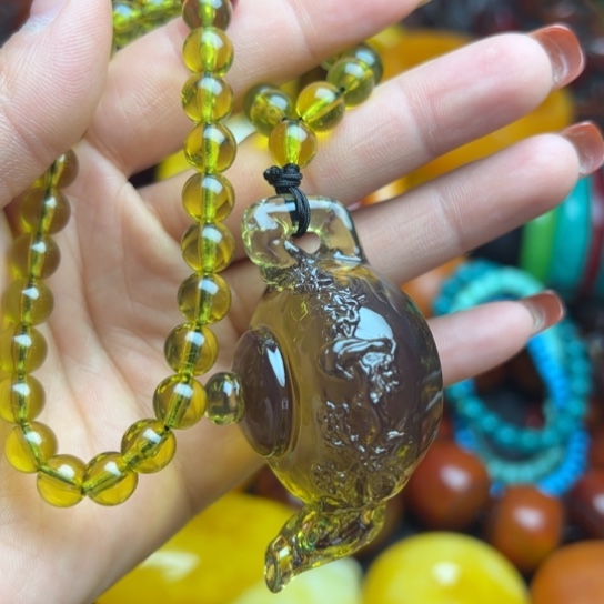 琥珀手串未镶嵌蜜蜡