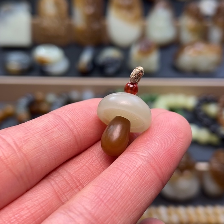 和田玉（糖玉）颈饰未镶嵌