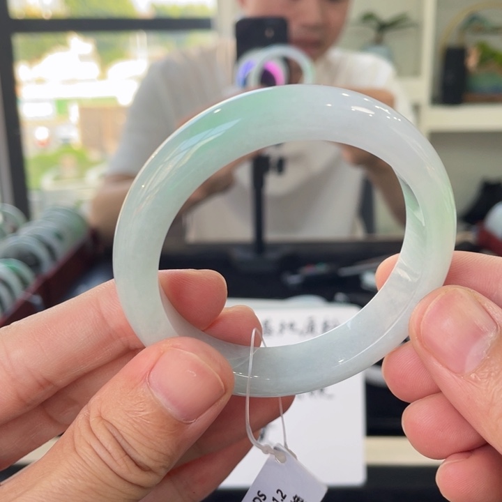 翡翠未镶嵌手镯56.7