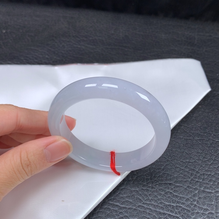 翡翠未镶嵌手镯   