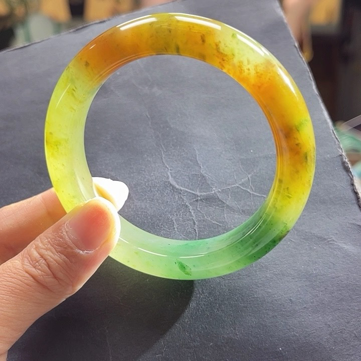 天然原矿非洲翠黄加绿特色镯 