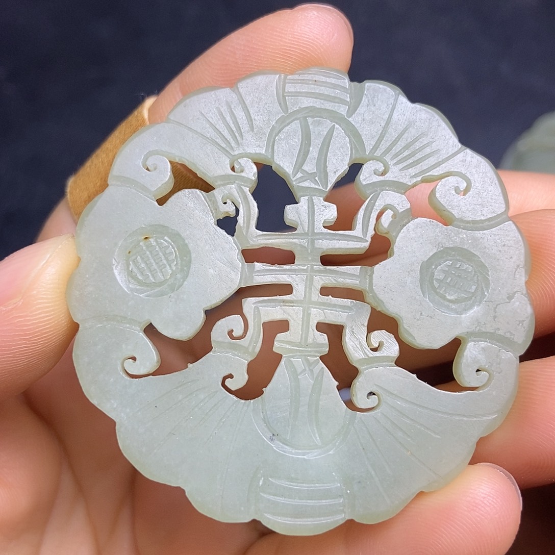 和田玉（糖玉）未镶嵌挂件